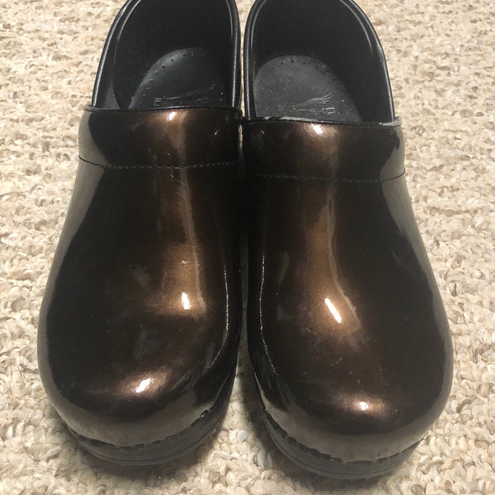 Dansko size 38 brown